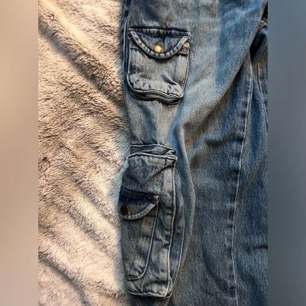 BDG cargo jeans, small … (one tiny hole, right back calf) near mint condition.